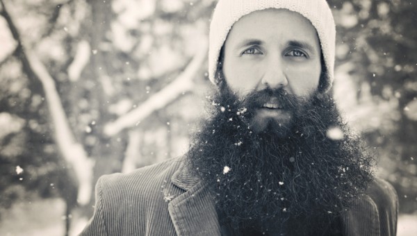 William Fitzsimmons - WF-bw-snow-falling_photo-credit_Erin-Brown_low-res-600x340